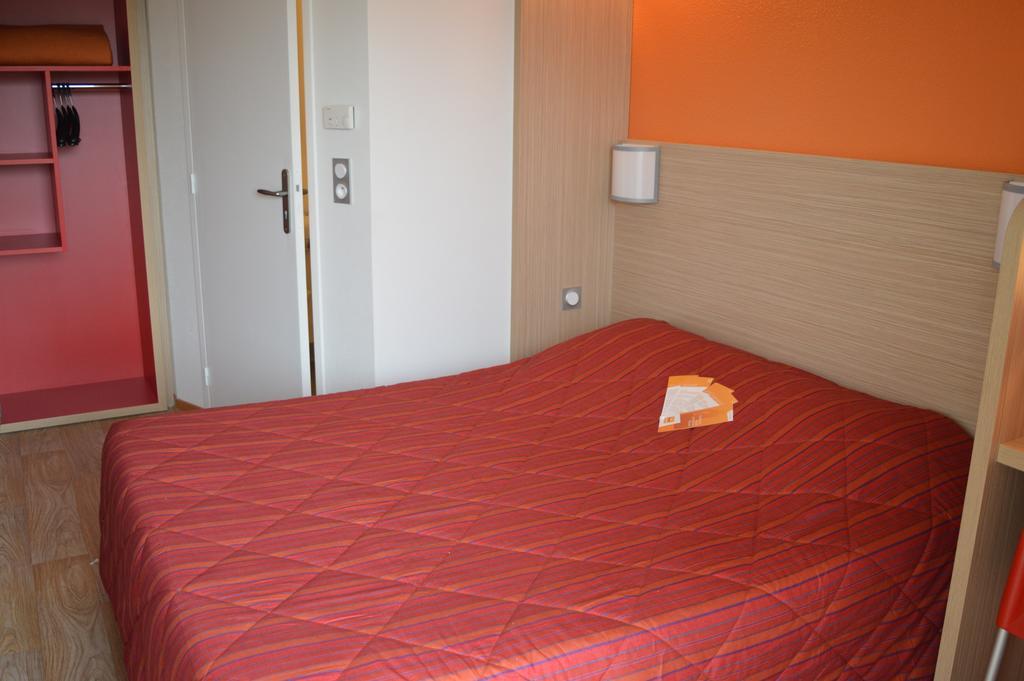 พรีเมียร์ คลาส เอเจน Hotel อาฌ็อง ภายนอก รูปภาพ
